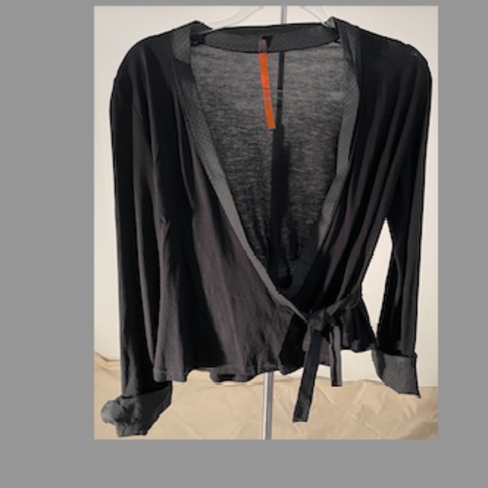 Cop Copine French “GUINEE” wrap LS top